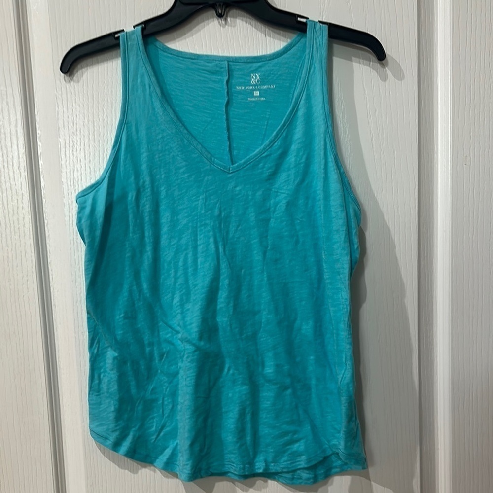 New York and Company Medium Aqua V neck tank top NWOT